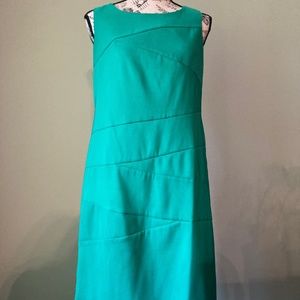 Sleeveless Green Sheath Dress